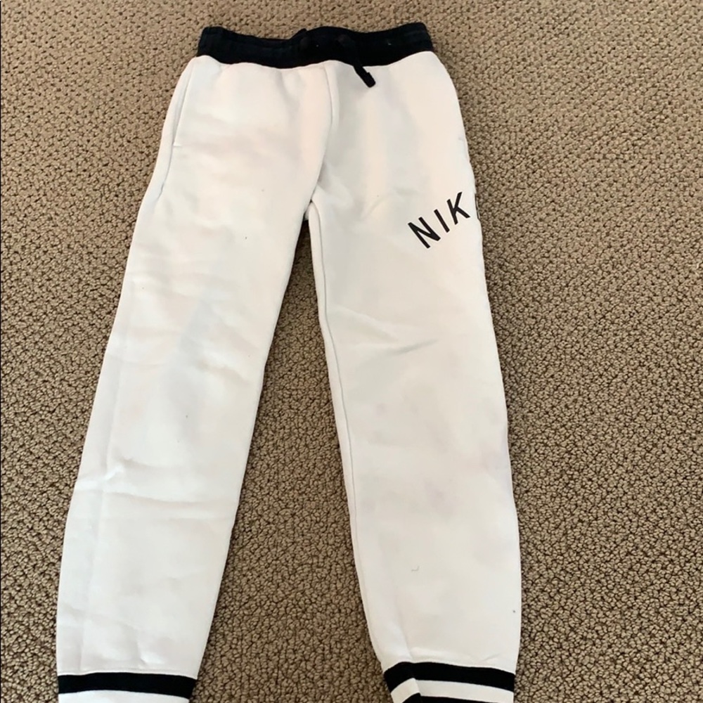 Girls nike air joggers
